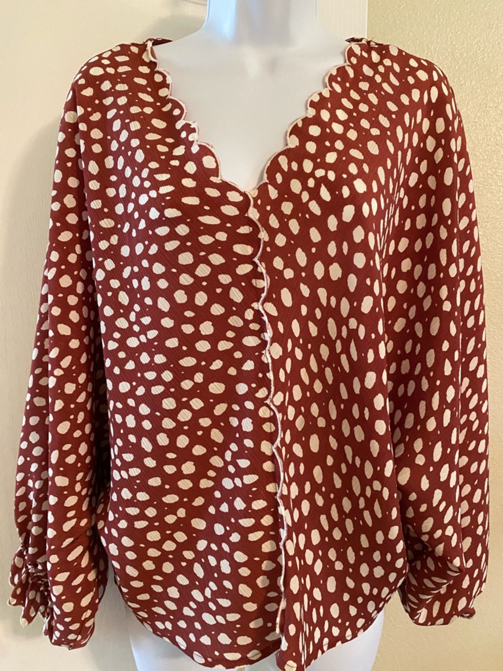 Umgee Rust & Cream Scallop V-Neck Blouse